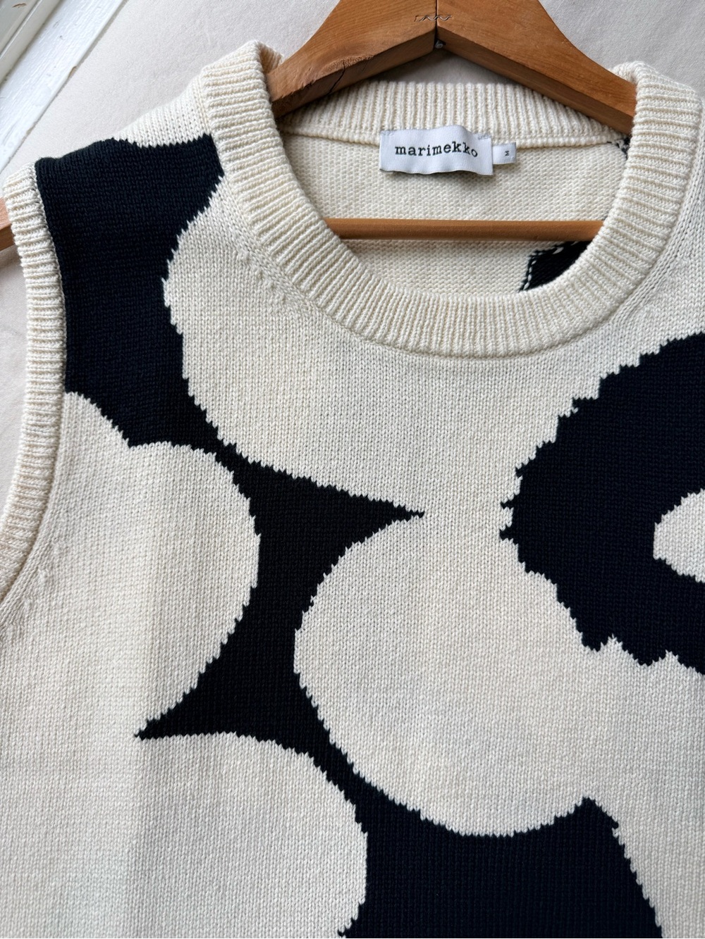 Marimekko Cream & Black Pioneeri Unikko Cotton Sweater Vest - Women’s Medium - Picture 6 of 8